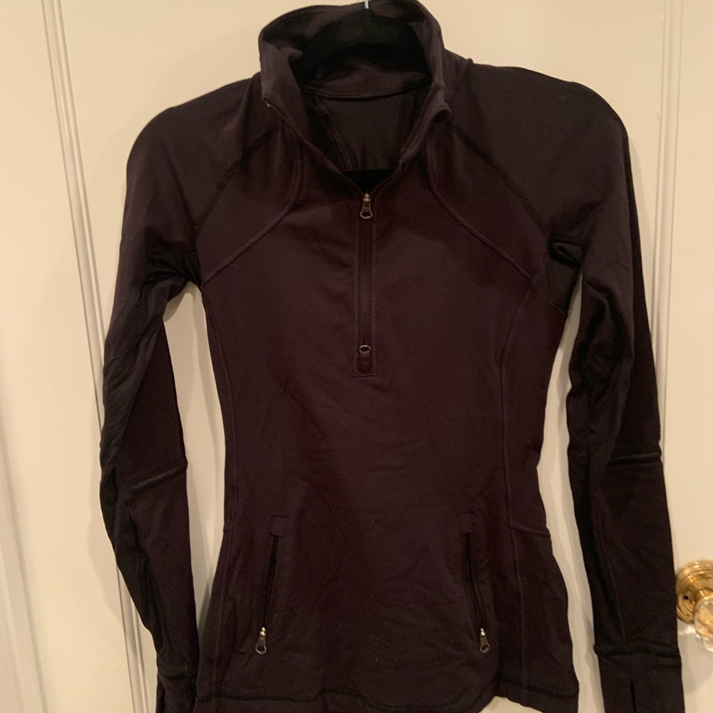 Black Lululemon outer layering piece fitted size small